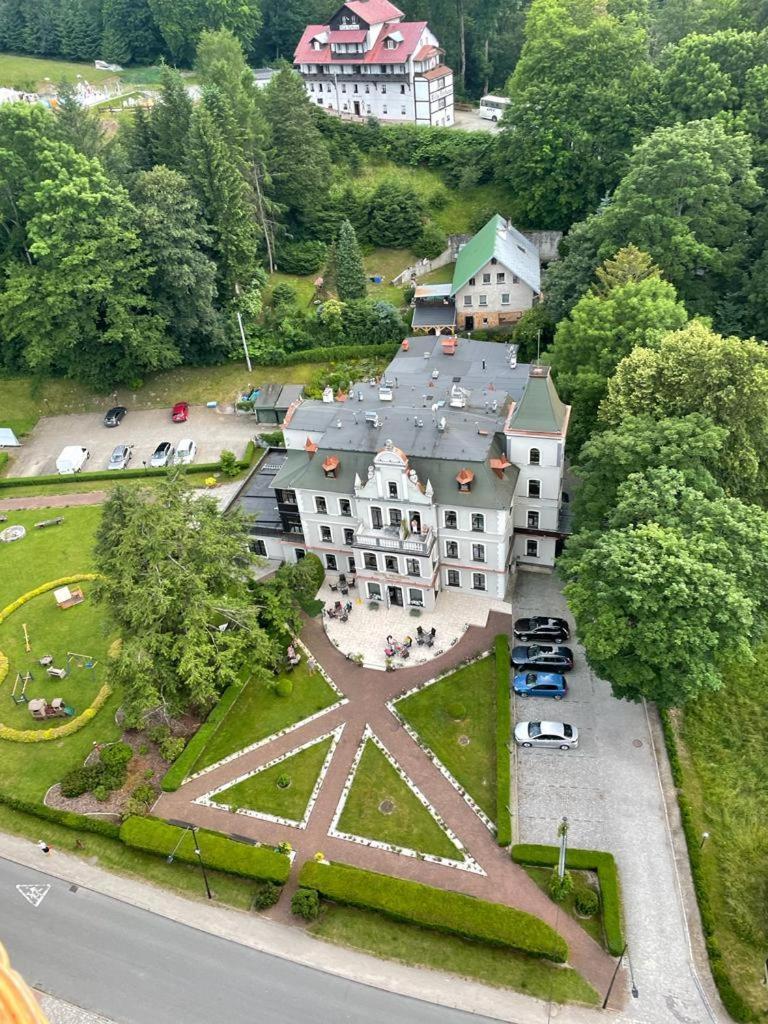Hotel Fryderyk ドゥシュニキ・ズドルイ エクステリア 写真