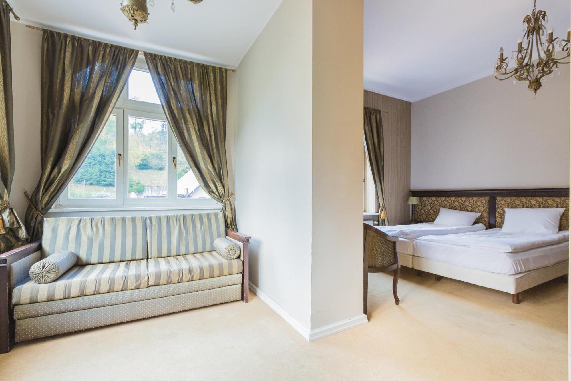 Hotel Fryderyk ドゥシュニキ・ズドルイ 部屋 写真