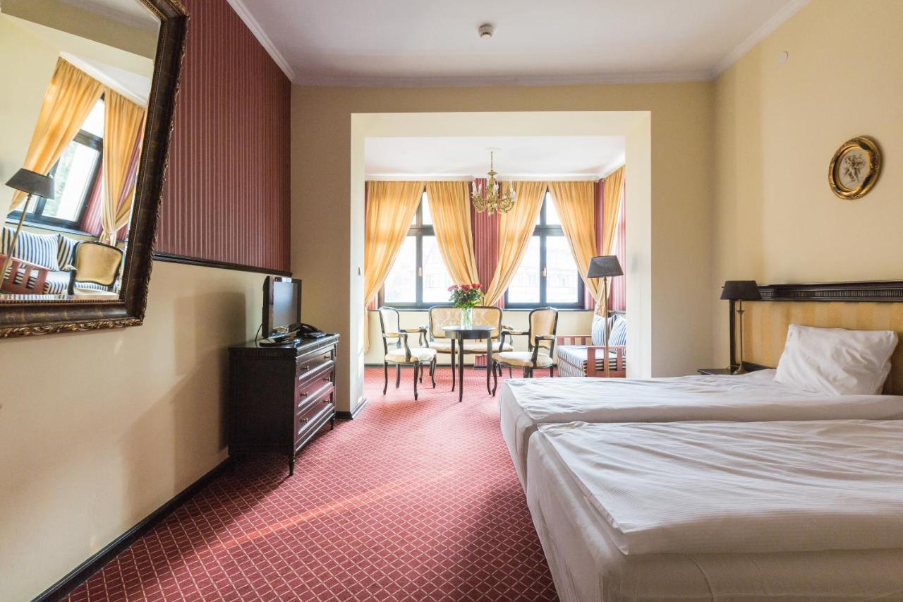 Hotel Fryderyk ドゥシュニキ・ズドルイ 部屋 写真