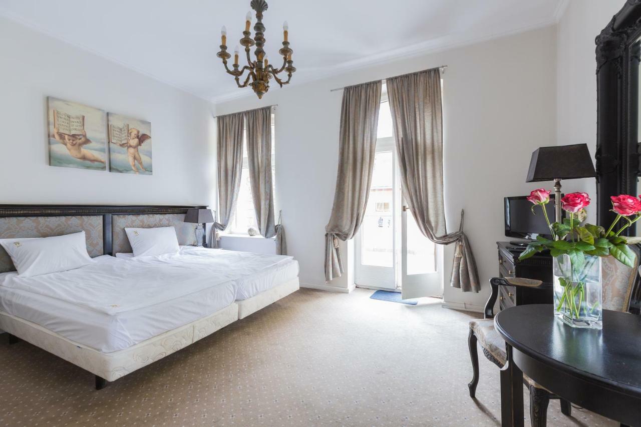 Hotel Fryderyk ドゥシュニキ・ズドルイ エクステリア 写真