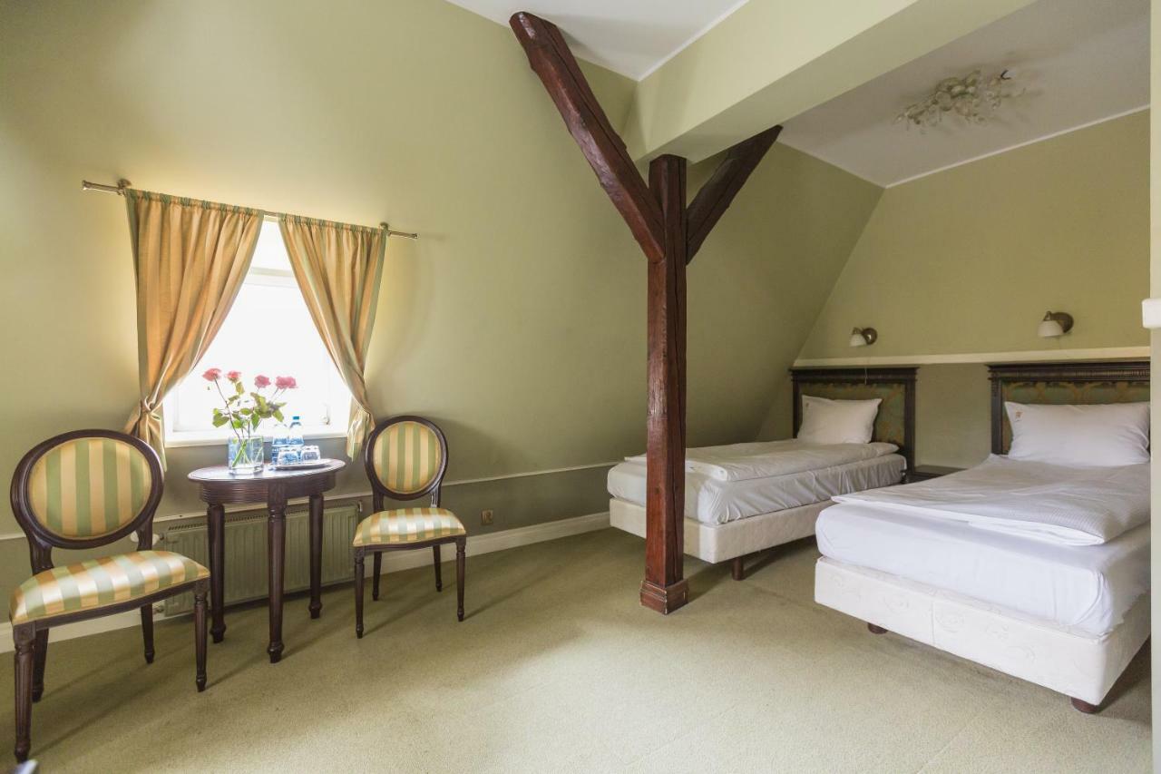 Hotel Fryderyk ドゥシュニキ・ズドルイ エクステリア 写真