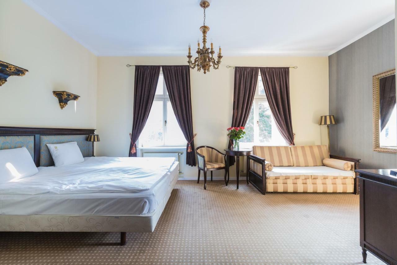 Hotel Fryderyk ドゥシュニキ・ズドルイ エクステリア 写真